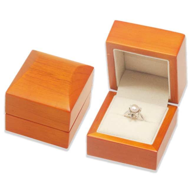 Wooden jewelry box